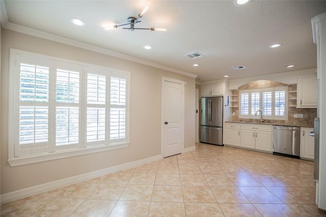 1627 Fall Valley Drive, Houston, TX 77077