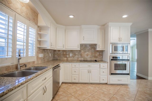 1627 Fall Valley Drive, Houston, TX 77077