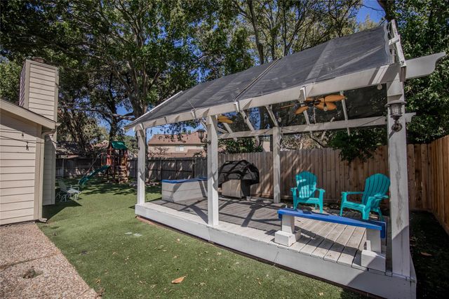 1627 Fall Valley Drive, Houston, TX 77077