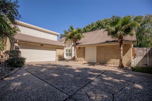 1627 Fall Valley Drive, Houston, TX 77077