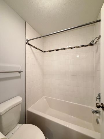 35 Nathan Lane N 325, Plymouth, MN 55441