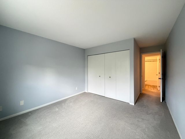 35 Nathan Lane N 325, Plymouth, MN 55441