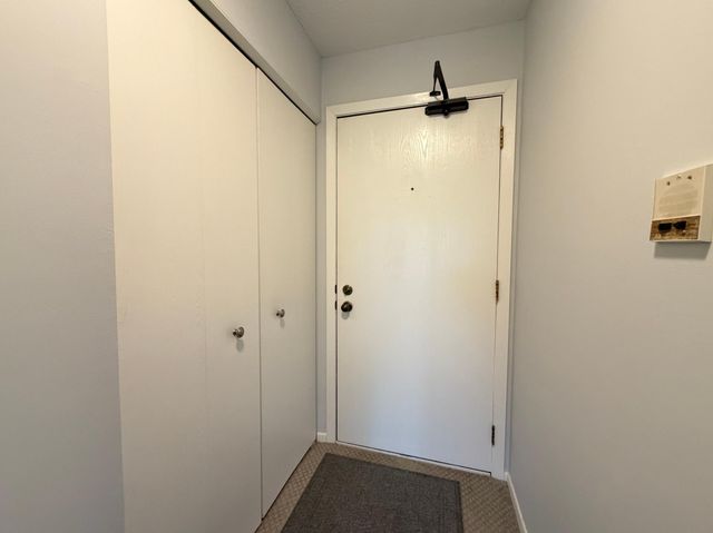 35 Nathan Lane N 325, Plymouth, MN 55441