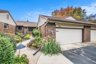 6982 Holly Hill Court 30, Byron Center, MI 49315