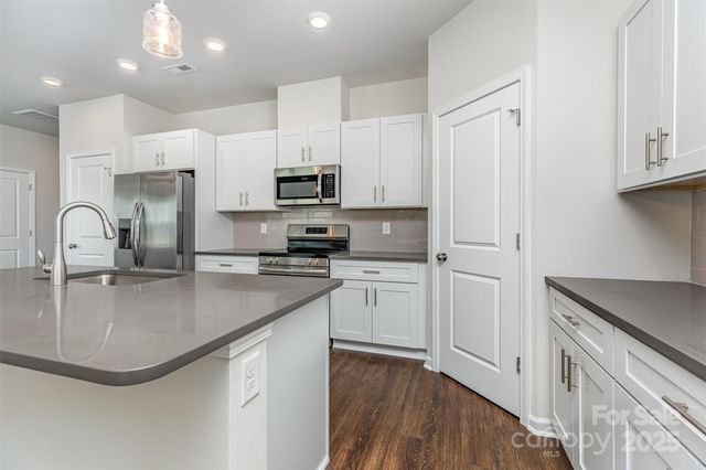 2047 Sadler Woods Lane, Charlotte, NC 28214