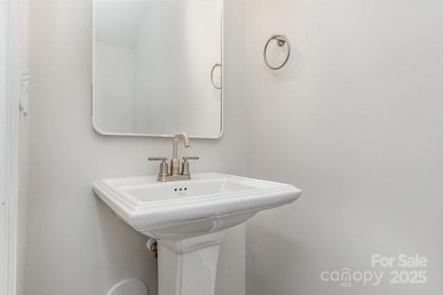 2047 Sadler Woods Lane, Charlotte, NC 28214