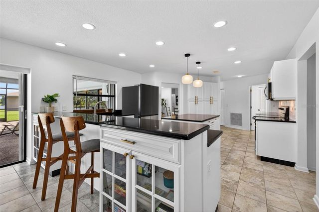 1472 73RD CIRCLE NE, St Petersburg, FL 33702