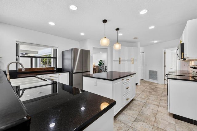 1472 73RD CIRCLE NE, St Petersburg, FL 33702