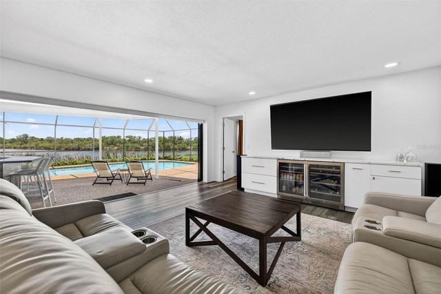 1472 73RD CIRCLE NE, St Petersburg, FL 33702
