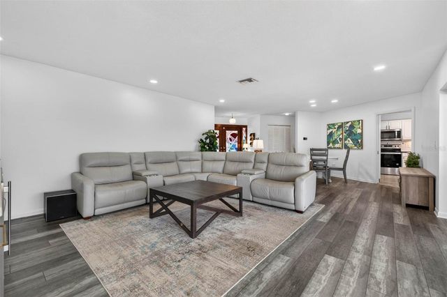 1472 73RD CIRCLE NE, St Petersburg, FL 33702