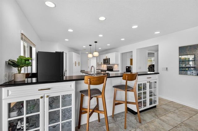 1472 73RD CIRCLE NE, St Petersburg, FL 33702
