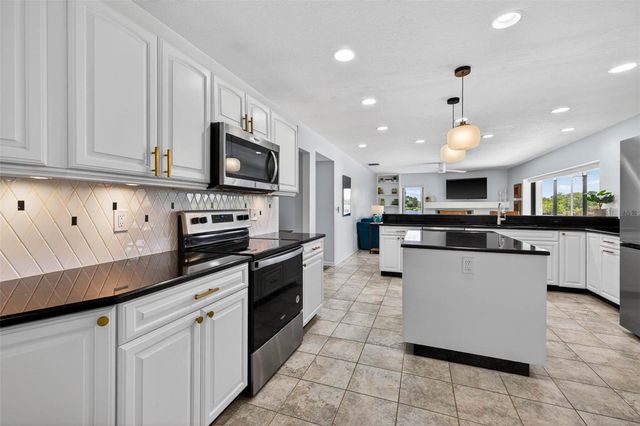 1472 73RD CIRCLE NE, St Petersburg, FL 33702