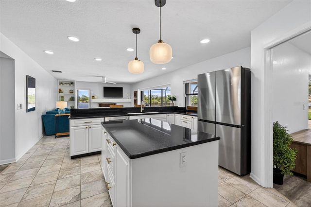 1472 73RD CIRCLE NE, St Petersburg, FL 33702
