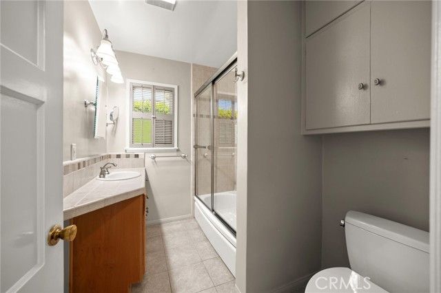 19113 Welby Way, Reseda (los Angeles), CA 91335