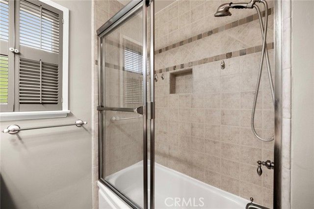 19113 Welby Way, Reseda (los Angeles), CA 91335