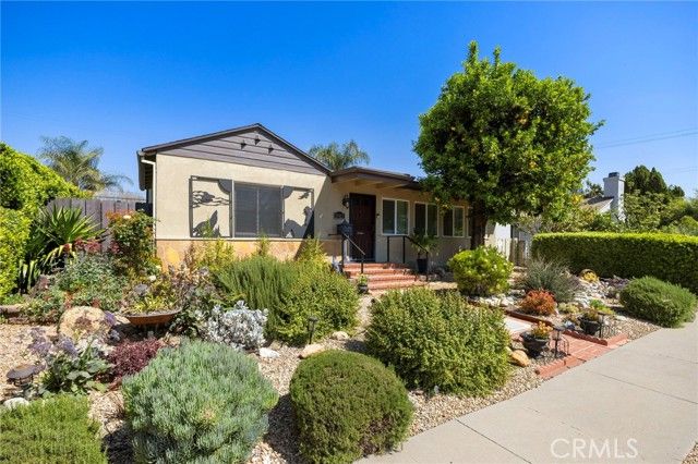 19113 Welby Way, Reseda (los Angeles), CA 91335