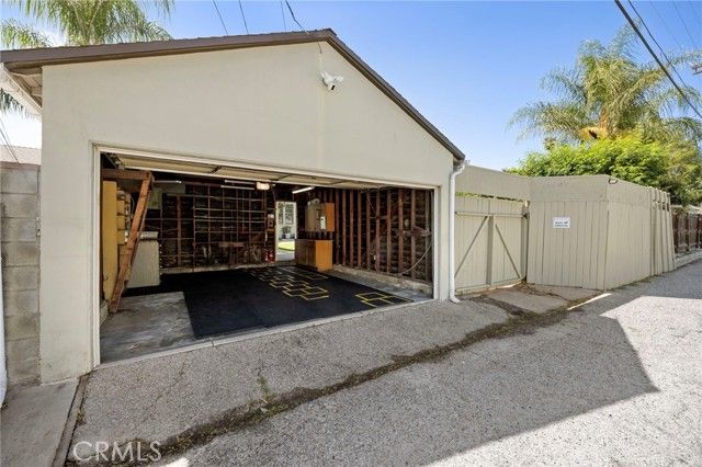 19113 Welby Way, Reseda (los Angeles), CA 91335