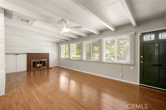 19113 Welby Way, Reseda (los Angeles), CA 91335