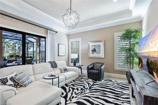 6376 Burnham RD, Naples, FL 34119