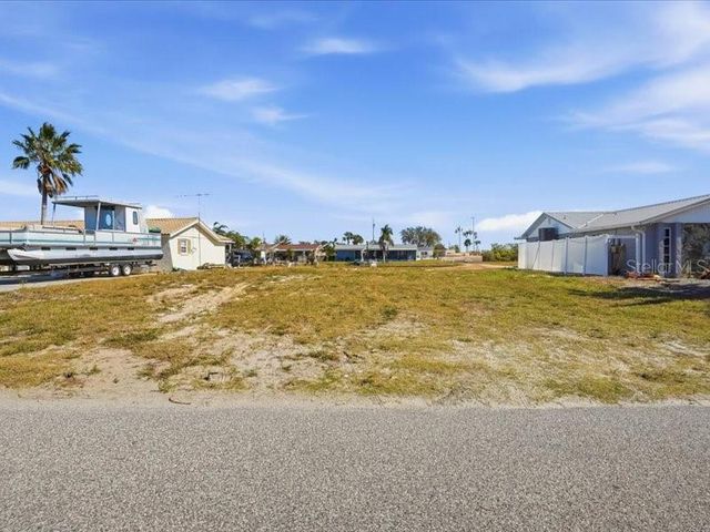 13612 GARRIS DR, Hudson, FL 34667