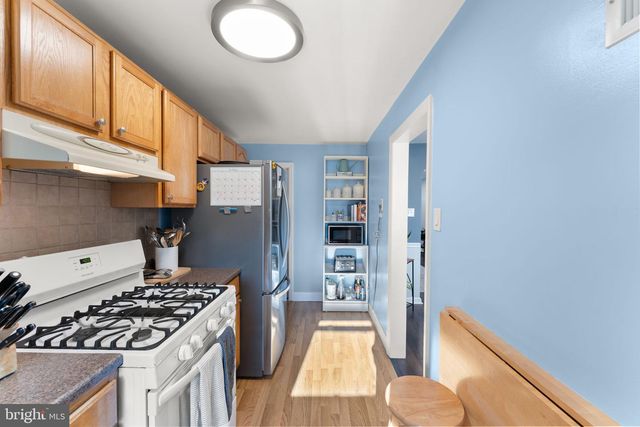 944 ARGYLE RD, Drexel Hill, PA 19026