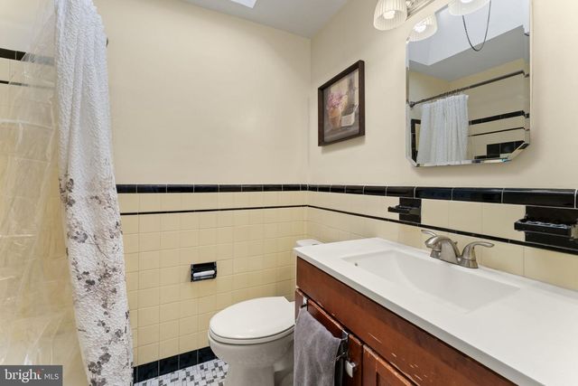 944 ARGYLE RD, Drexel Hill, PA 19026