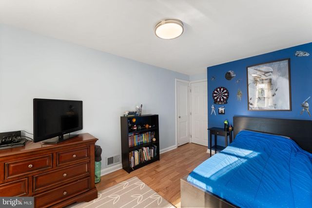 944 ARGYLE RD, Drexel Hill, PA 19026