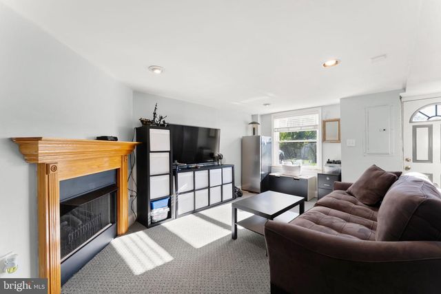 944 ARGYLE RD, Drexel Hill, PA 19026