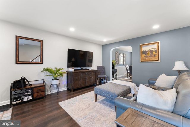 944 ARGYLE RD, Drexel Hill, PA 19026