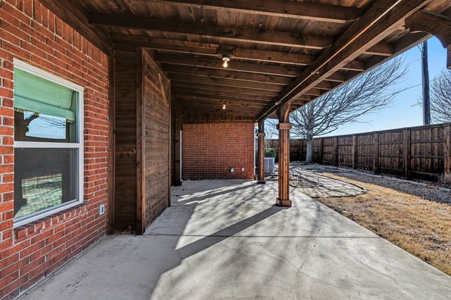 8615 Oakleaf Drive, Frisco, TX 75035