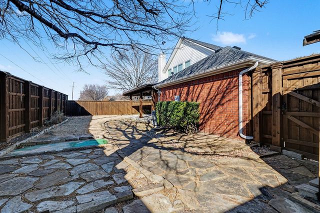 8615 Oakleaf Drive, Frisco, TX 75035