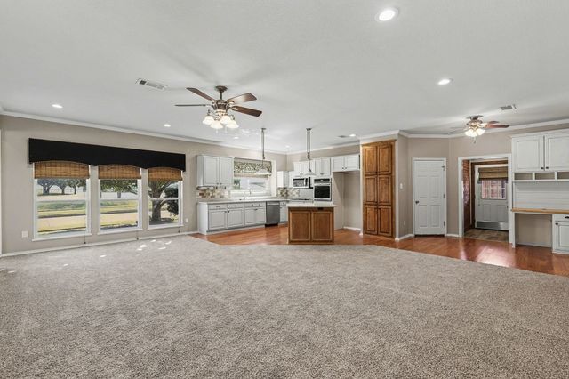 8615 Oakleaf Drive, Frisco, TX 75035