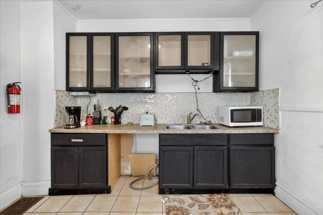 1025 N Park Street, Kalamazoo, MI 49007