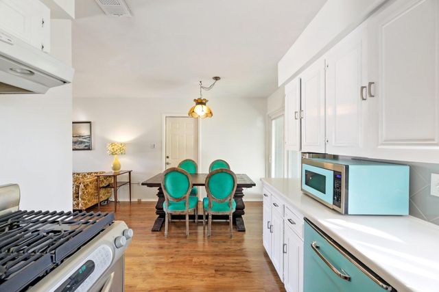 2202 Towbridge CIR, Austin, TX 78723