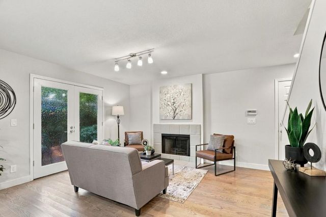 432 Bella Corte, Mountain View, CA 94043
