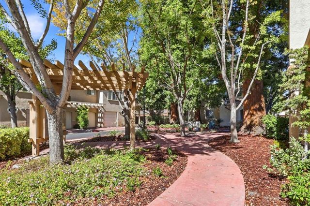 432 Bella Corte, Mountain View, CA 94043