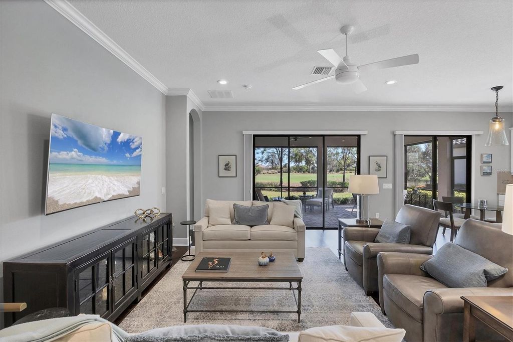 Image 13 of property listing at 5007 NAPOLI RUN, Bradenton, FL 34211