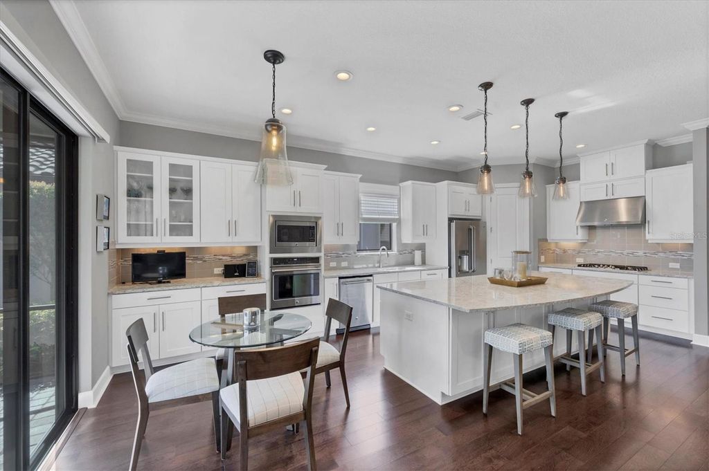 Image 23 of property listing at 5007 NAPOLI RUN, Bradenton, FL 34211