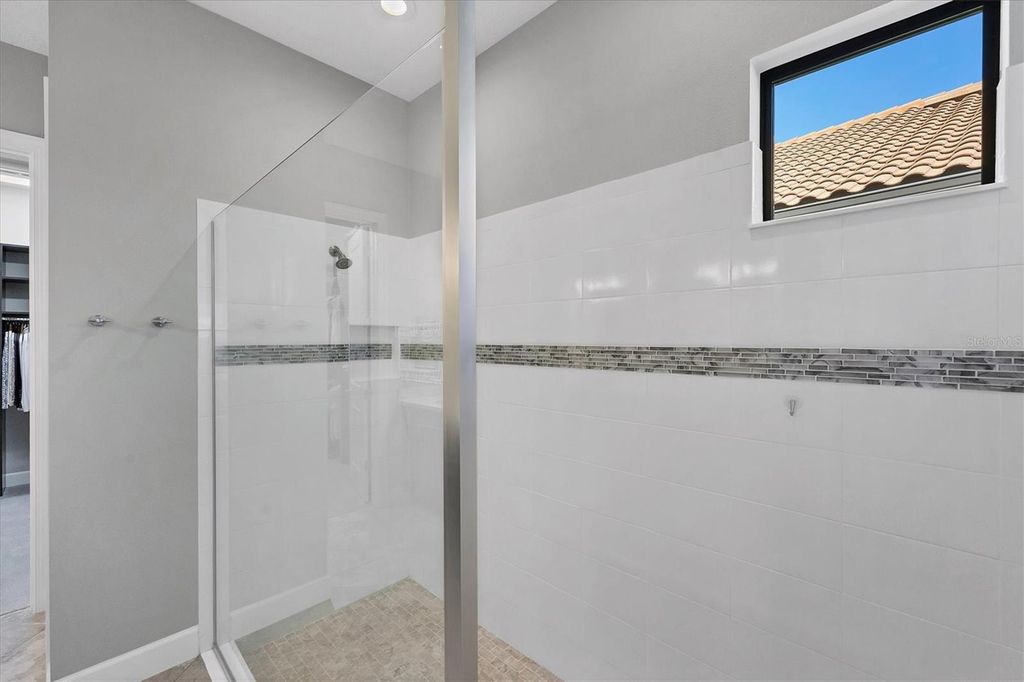 Image 26 of property listing at 5007 NAPOLI RUN, Bradenton, FL 34211