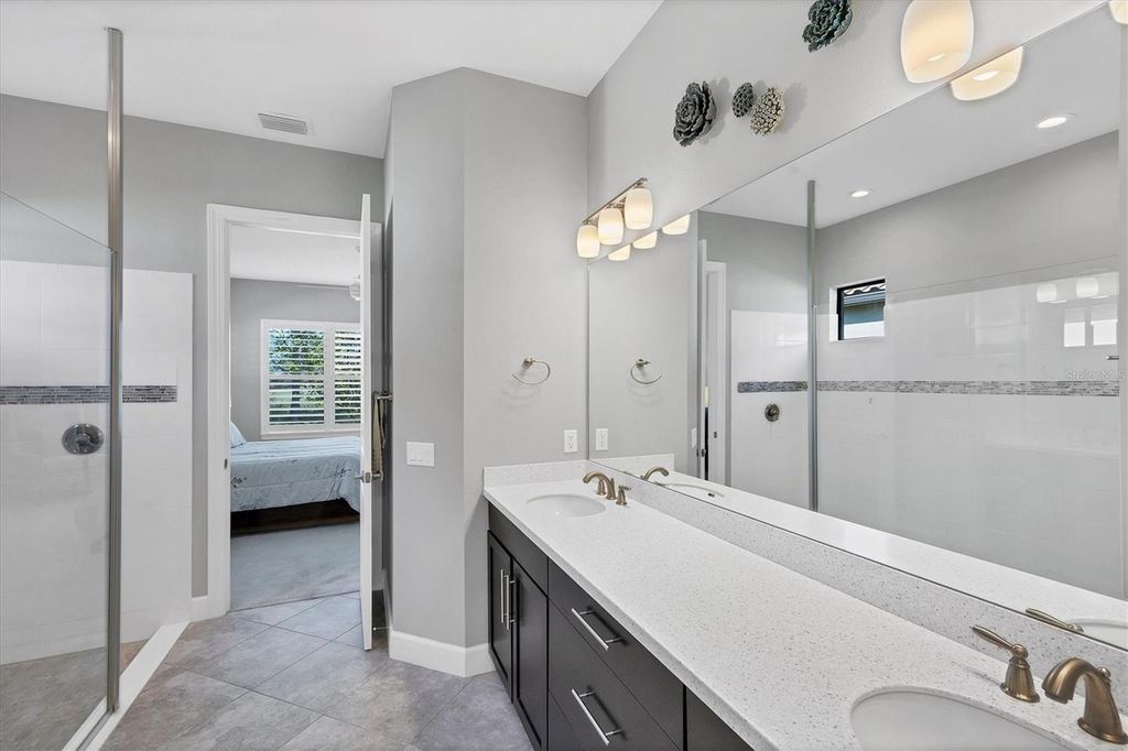 Image 27 of property listing at 5007 NAPOLI RUN, Bradenton, FL 34211