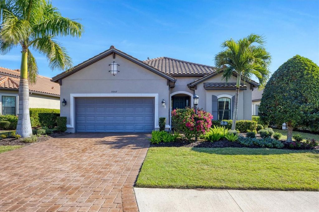 Image 4 of property listing at 5007 NAPOLI RUN, Bradenton, FL 34211