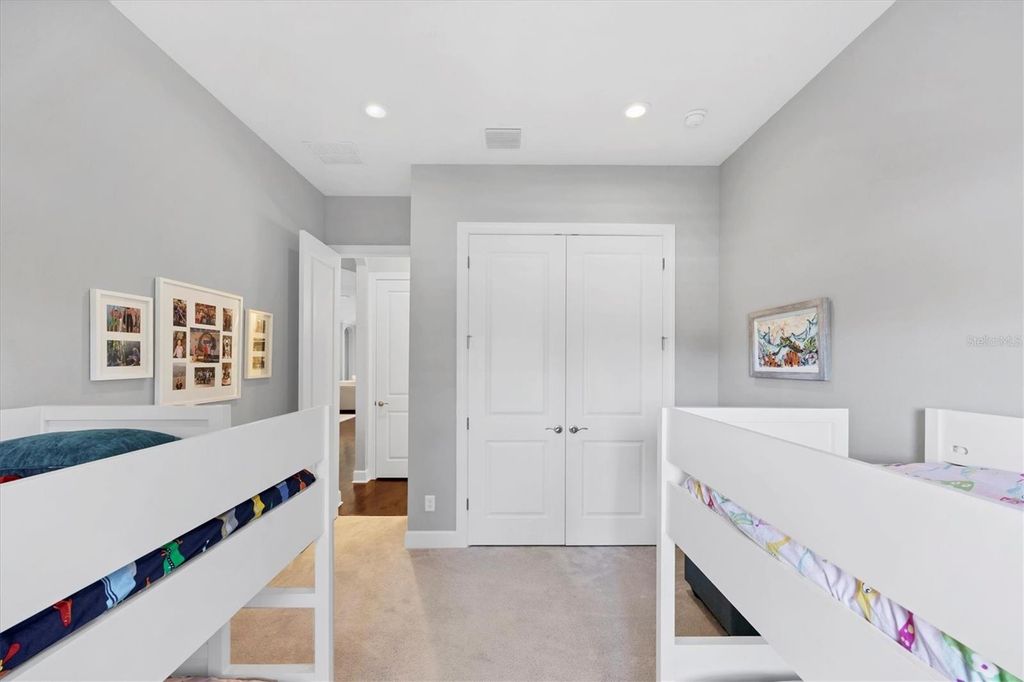 Image 35 of property listing at 5007 NAPOLI RUN, Bradenton, FL 34211