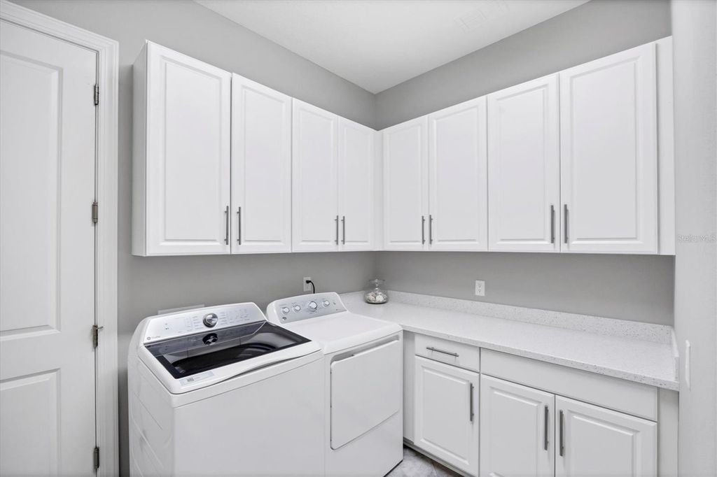 Image 39 of property listing at 5007 NAPOLI RUN, Bradenton, FL 34211