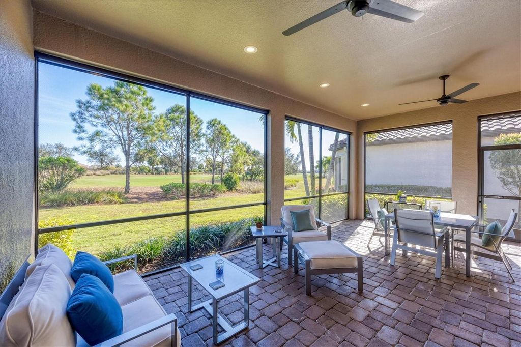 Image 40 of property listing at 5007 NAPOLI RUN, Bradenton, FL 34211