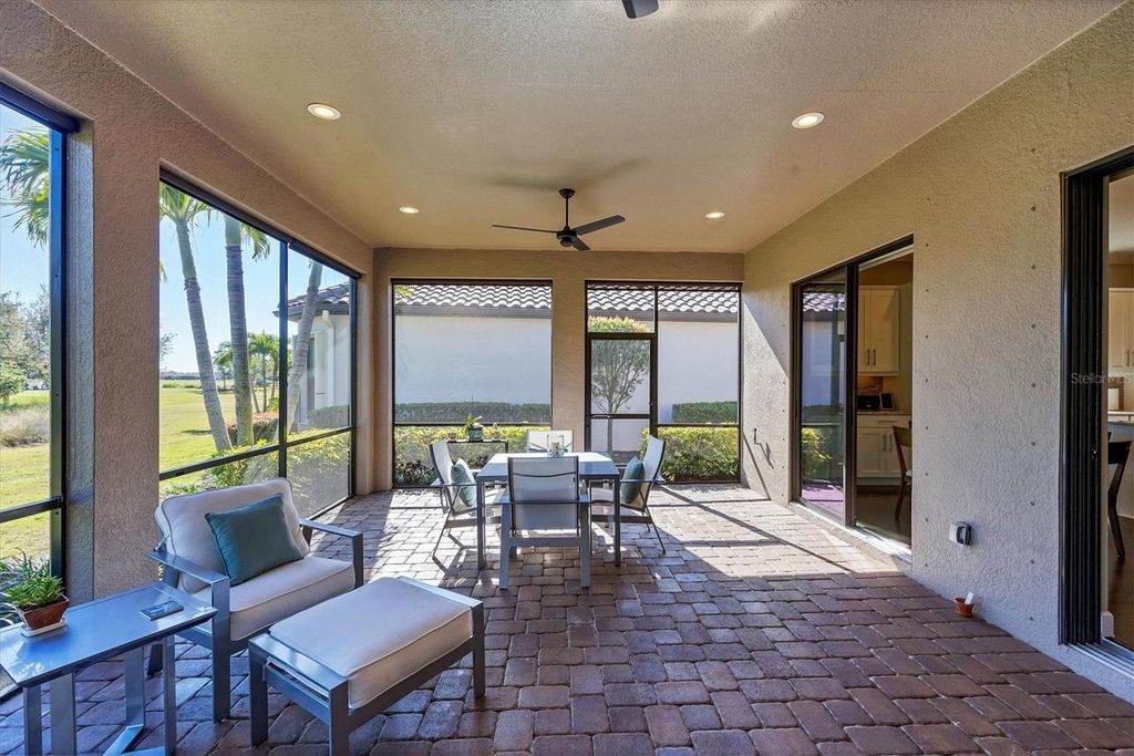 Image 41 of property listing at 5007 NAPOLI RUN, Bradenton, FL 34211