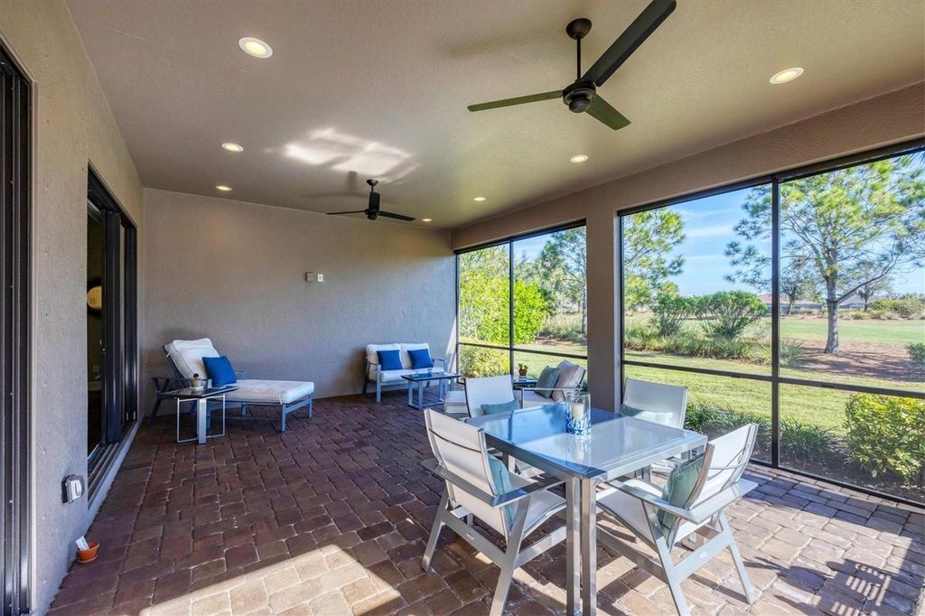 Image 42 of property listing at 5007 NAPOLI RUN, Bradenton, FL 34211