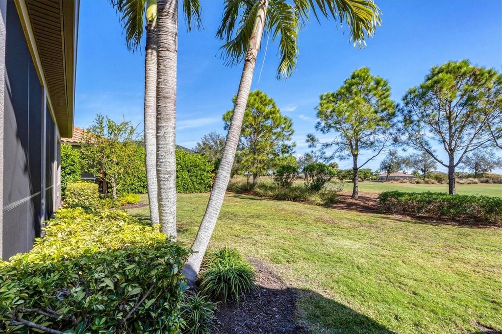 Image 43 of property listing at 5007 NAPOLI RUN, Bradenton, FL 34211