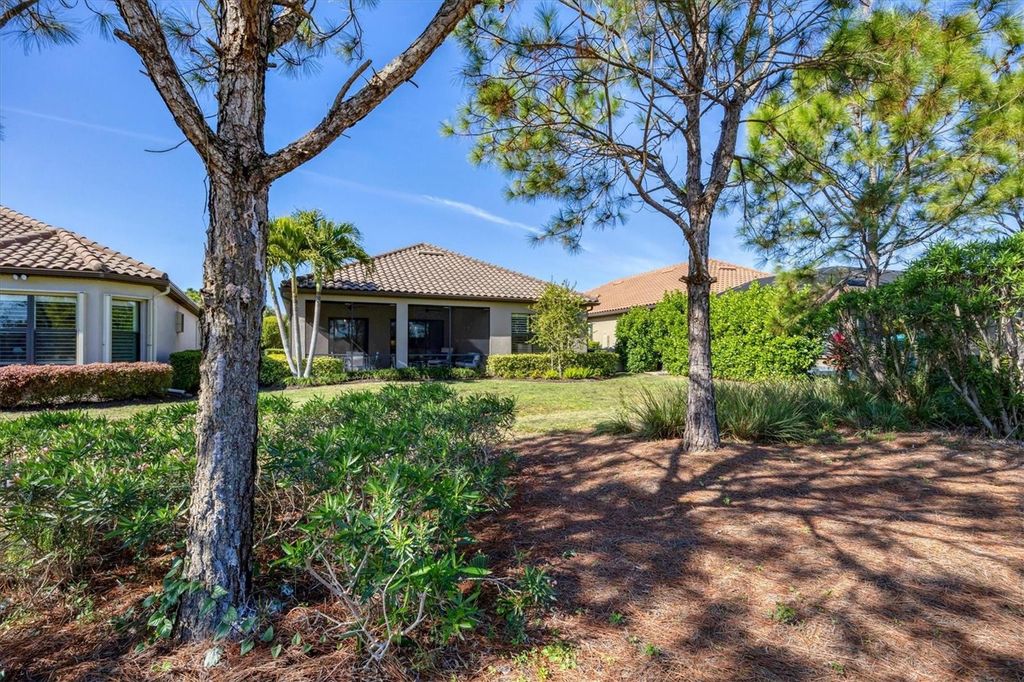 Image 47 of property listing at 5007 NAPOLI RUN, Bradenton, FL 34211
