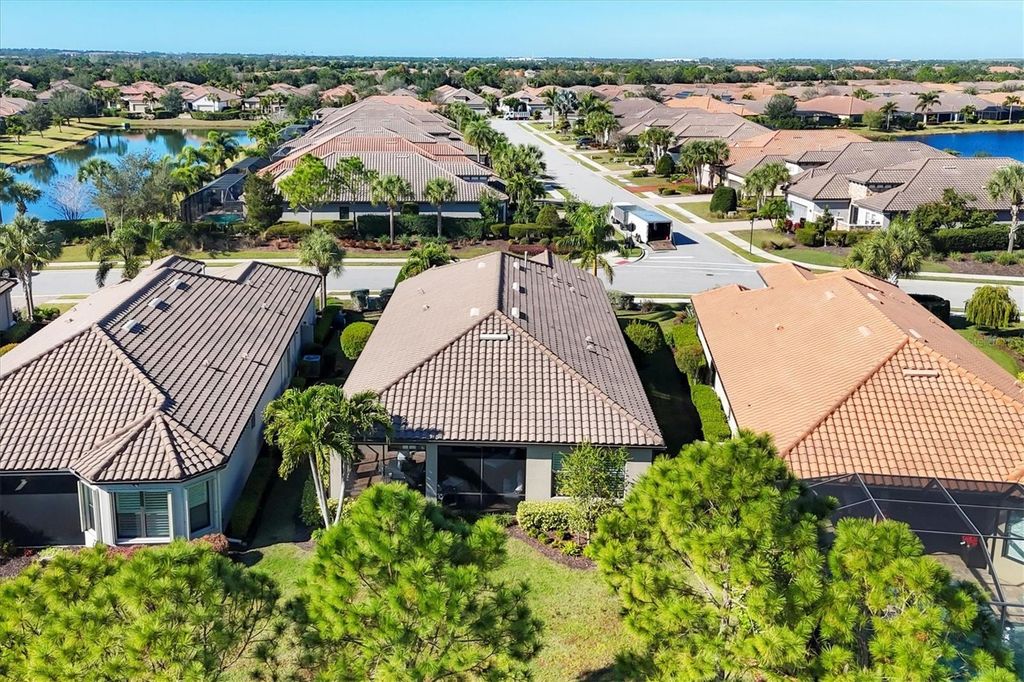 Image 48 of property listing at 5007 NAPOLI RUN, Bradenton, FL 34211