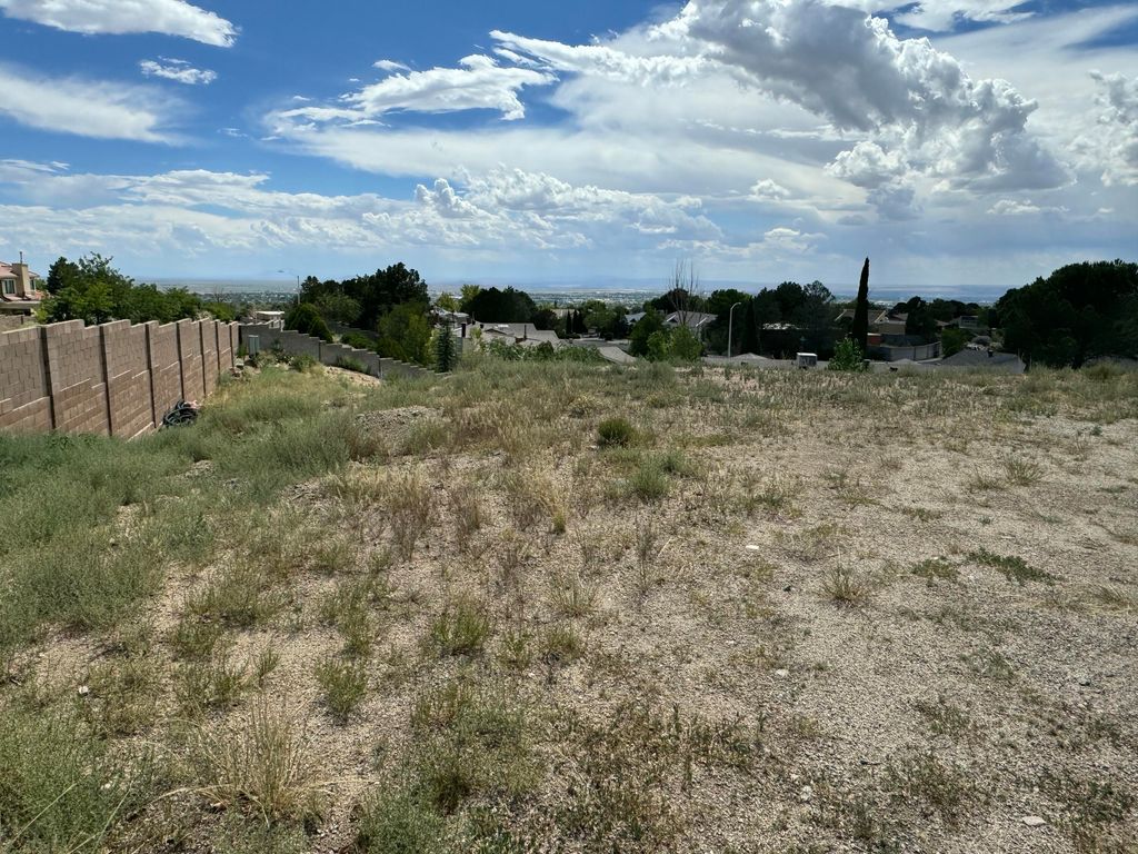13901 Lomas Boulevard NE 20-A-5, Albuquerque, NM 87112